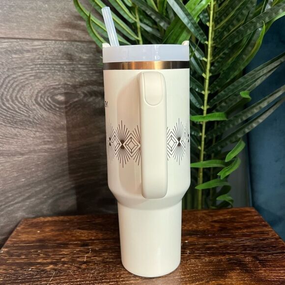 Stanley The Quencher H2.0 Flowstate Tumbler 40 oz in Cream Gloss Deco. NIB! - Picture 7 of 11
